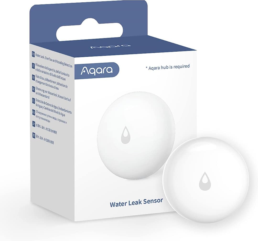 Aqara water leak sensor and it's packaging.